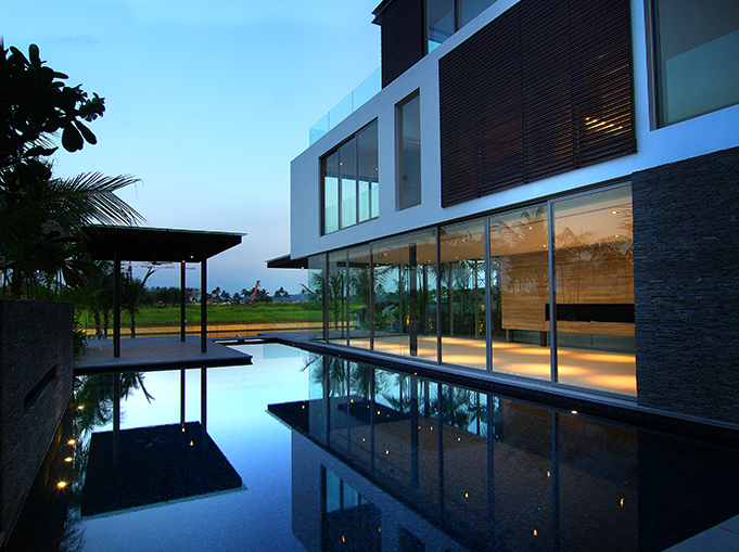 Cove Drive Residence
